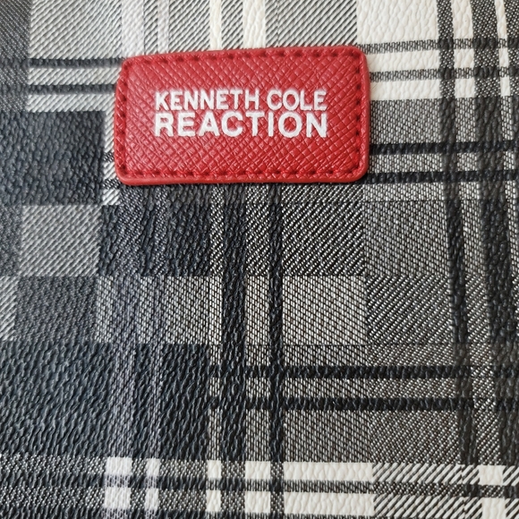 2 KENNETH COLE REACTION cosmetic bags - Picture 12 of 12